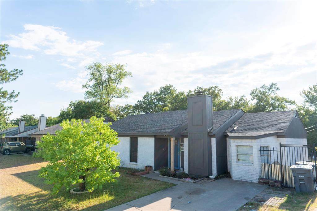 215 Nachita Drive - Photo 1