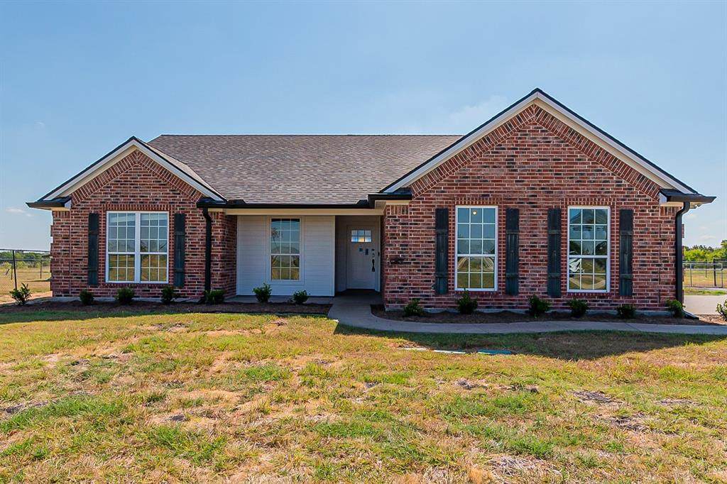 1001 County Road 2154 - Photo 1