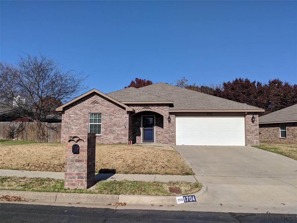 1704 Gainsborough Way - Photo 1