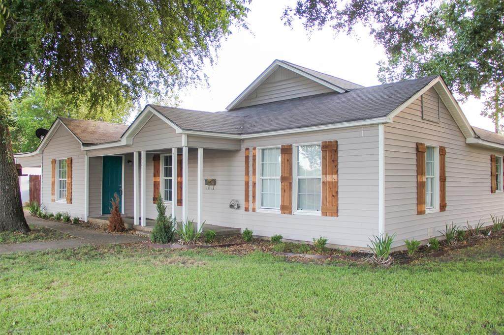 921 Randlett Street - Photo 1