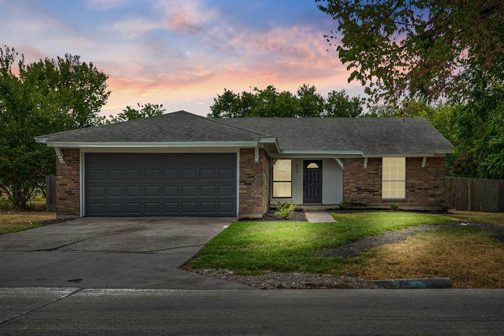 506 Elm - Photo 1