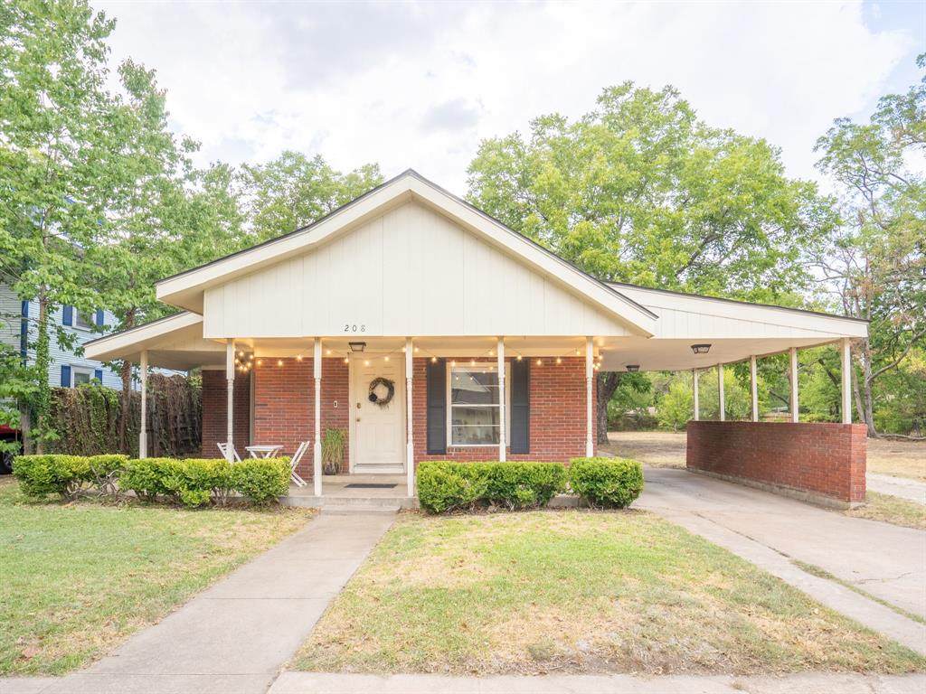 208 Williams Avenue - Photo 1
