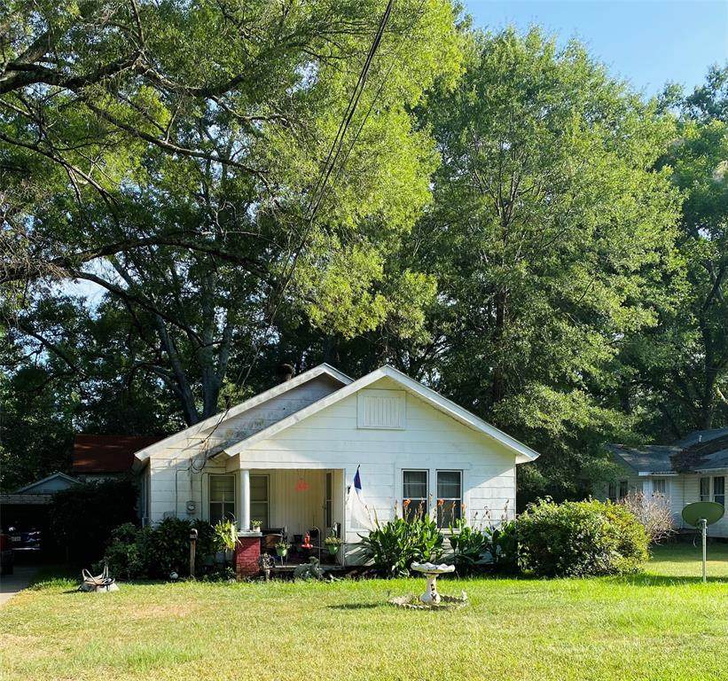 1113 Baker Street - Photo 1