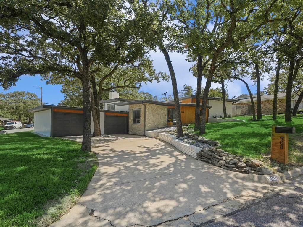 908 Wade Drive - Photo 1