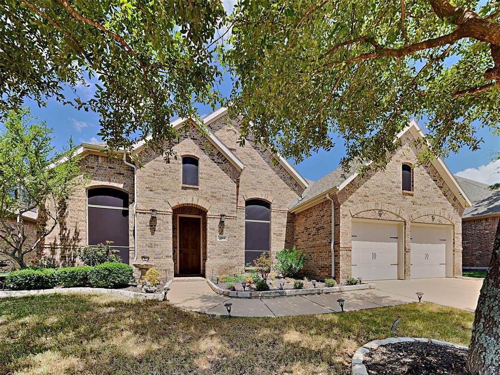 1014 Blackthorne Road - Photo 1