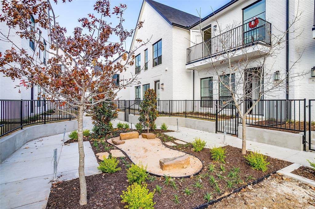 128 Cooper Street - Photo 1