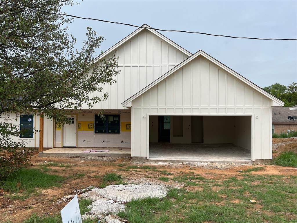 403 Pecan Street - Photo 1