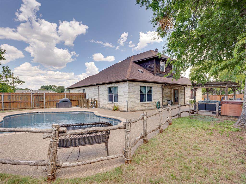 4110 Cherokee Court - Photo 1