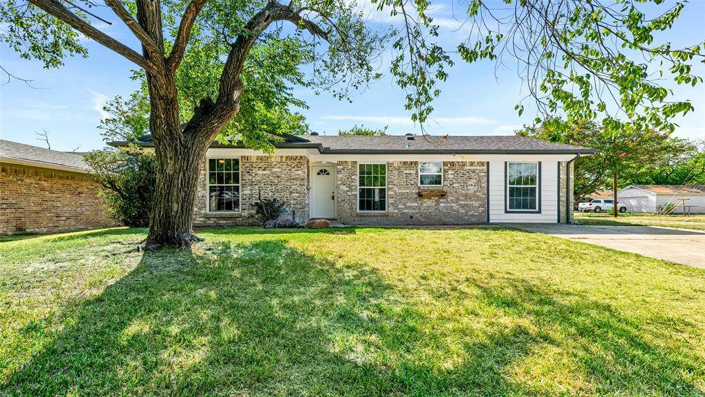 1401 Park Drive - Photo 1