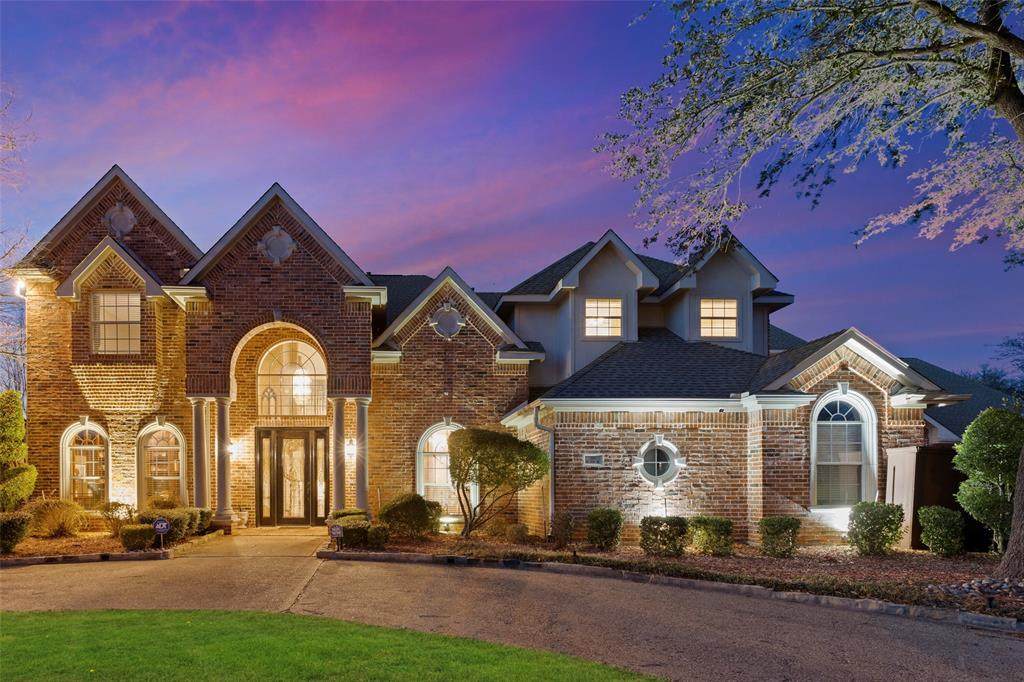 319 Meadow Drive - Photo 1