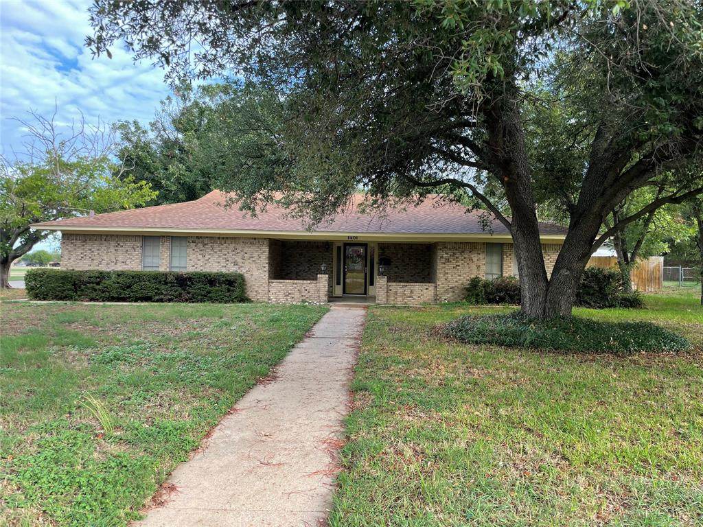 1401 Scenic Drive - Photo 1