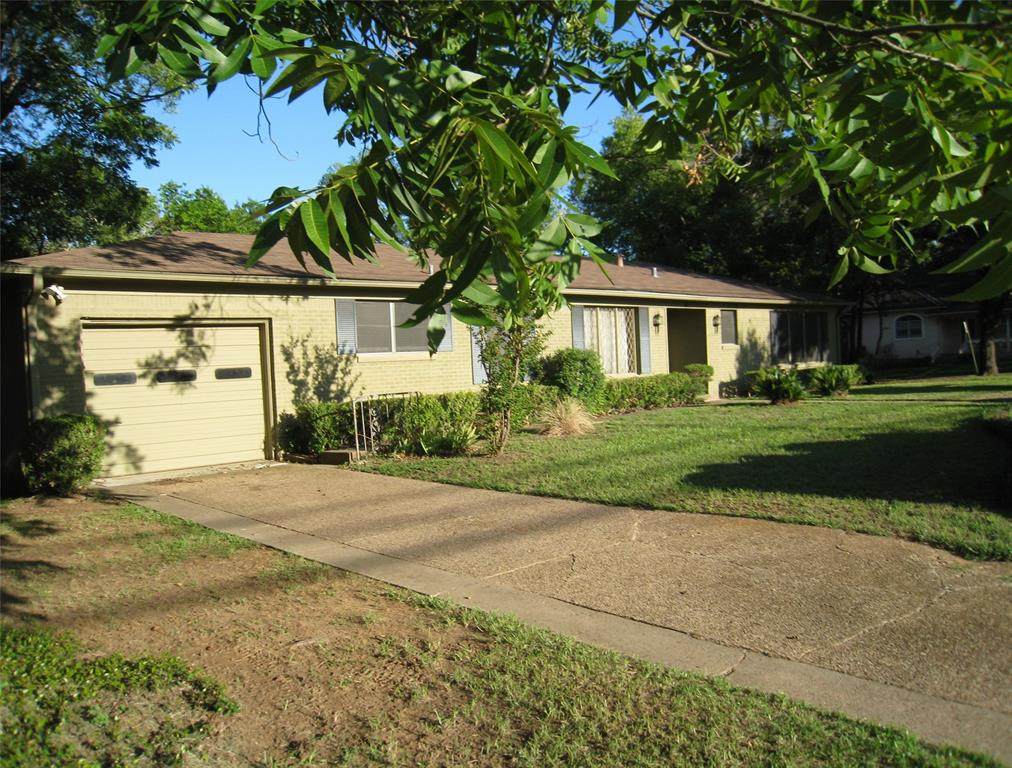 490 Buffalo Street - Photo 1