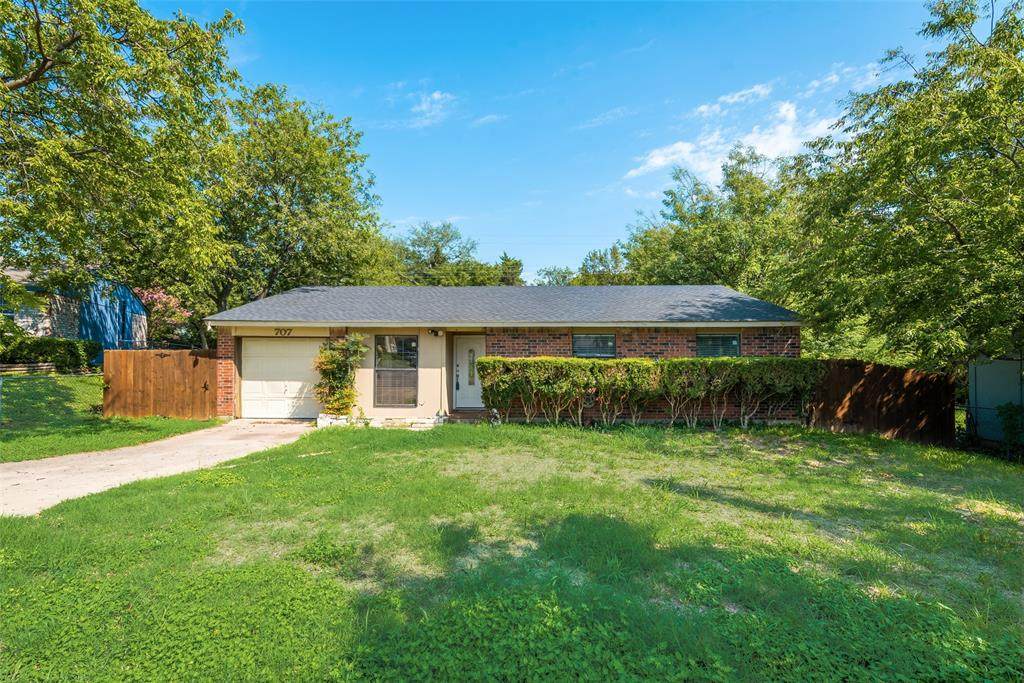 707 Holliday Lane - Photo 1