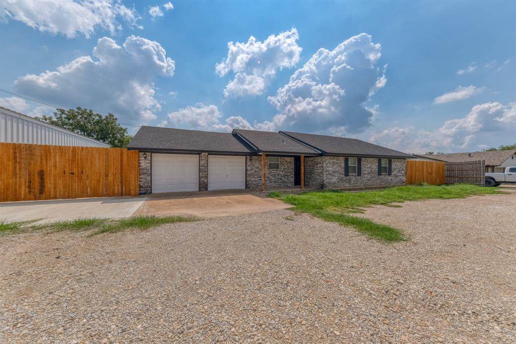 1412 Azle Highway - Photo 1