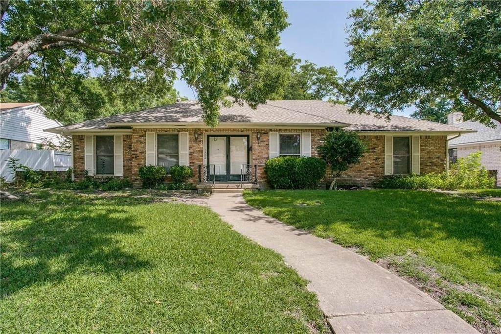 1302 Comanche Drive - Photo 1
