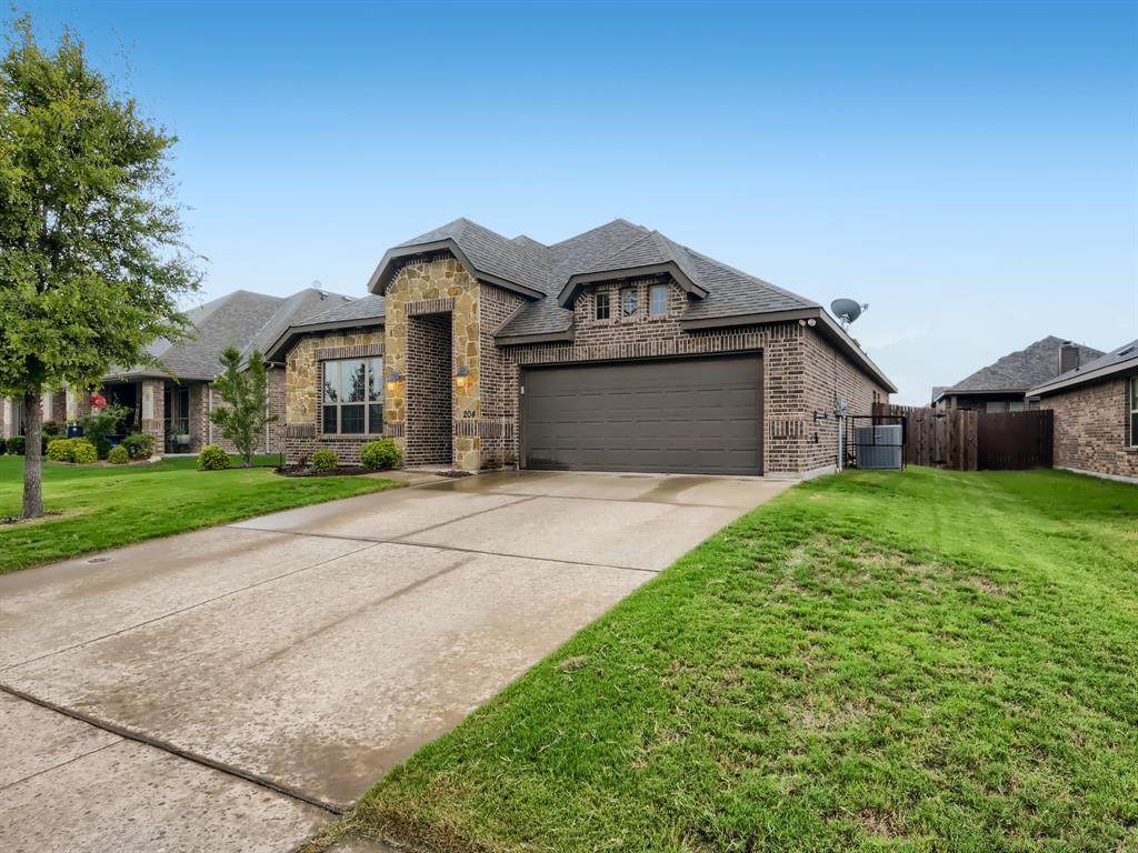 204 Valley View Drive - Photo 1