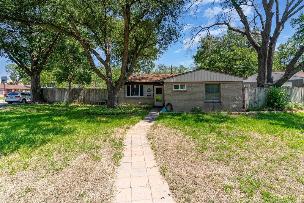 4720 Motley Drive - Photo 1