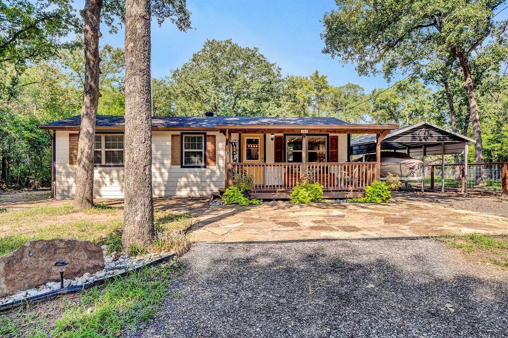 223 Holly Glen - Photo 1