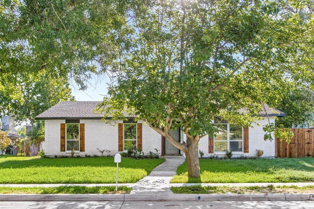 3702 Pinoak Drive - Photo 1