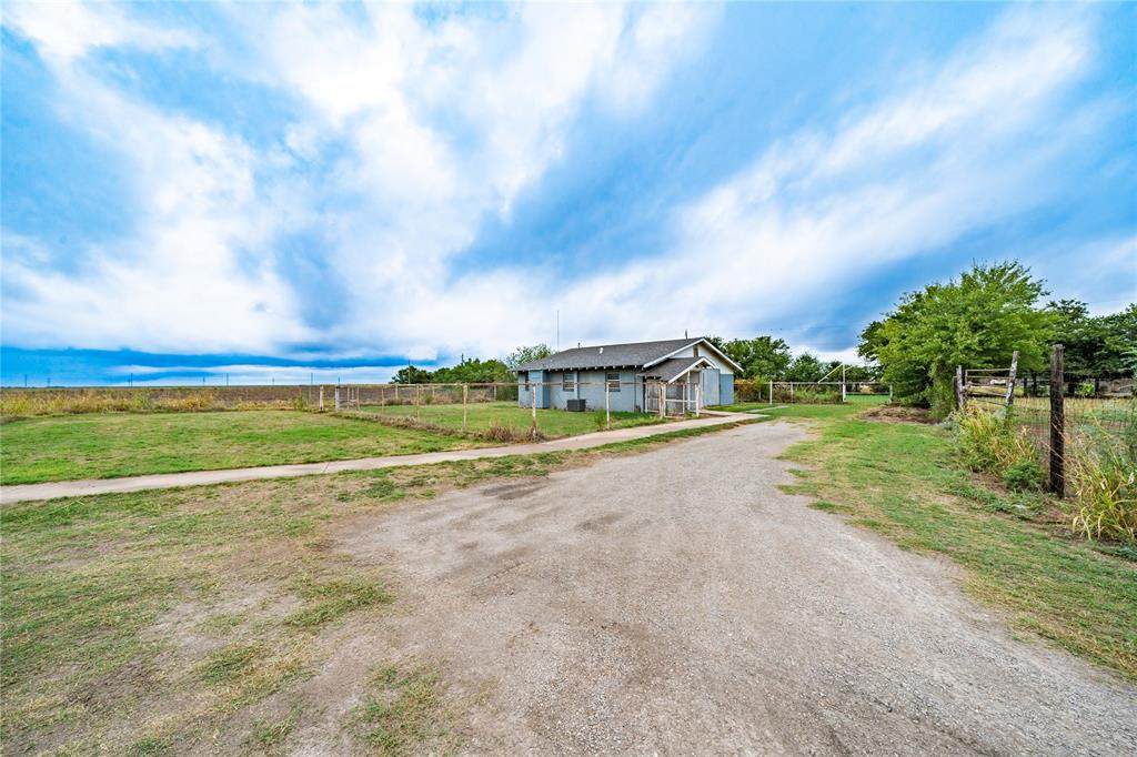 1204 Pecan - Photo 1