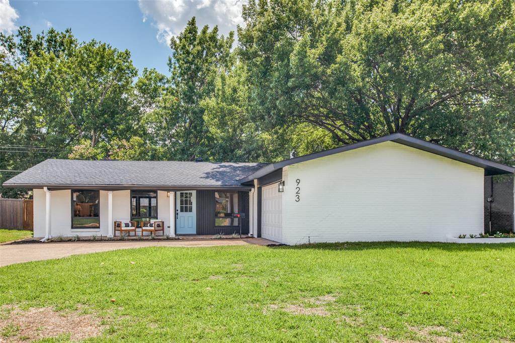 923 Warfield Way - Photo 1