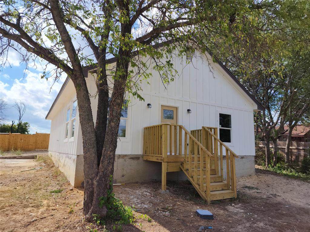 129 Lakeview Street - Photo 1