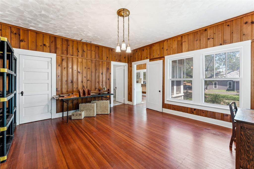 817 Long Street - Photo 1