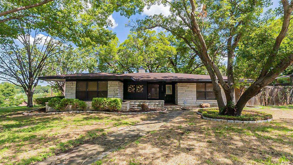 4701 Winthrop Avenue - Photo 1