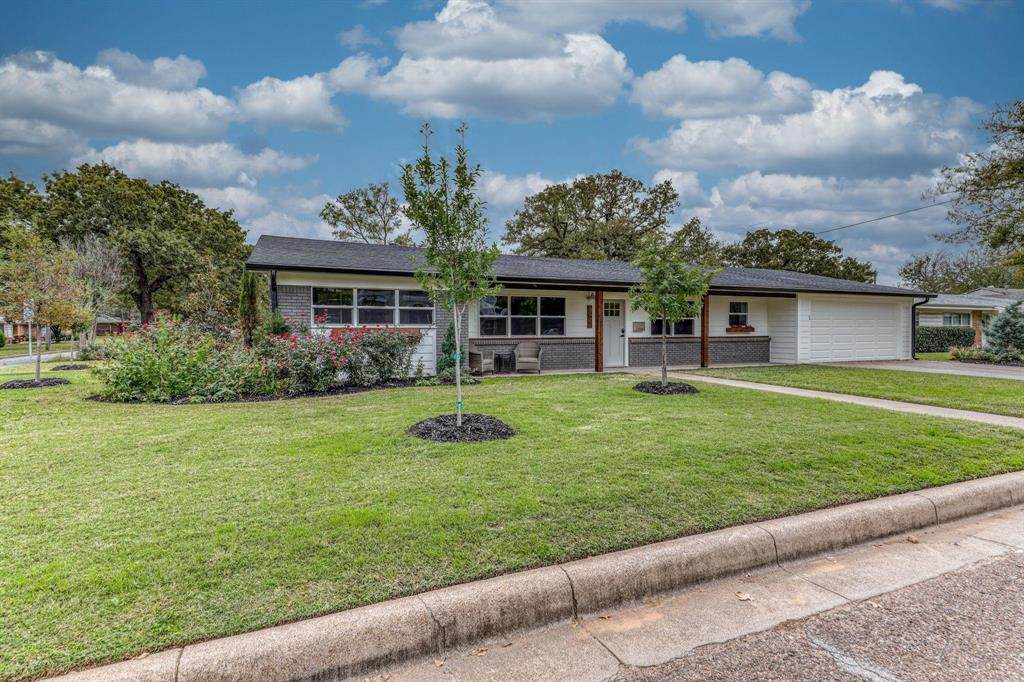 801 10th Street - Photo 1
