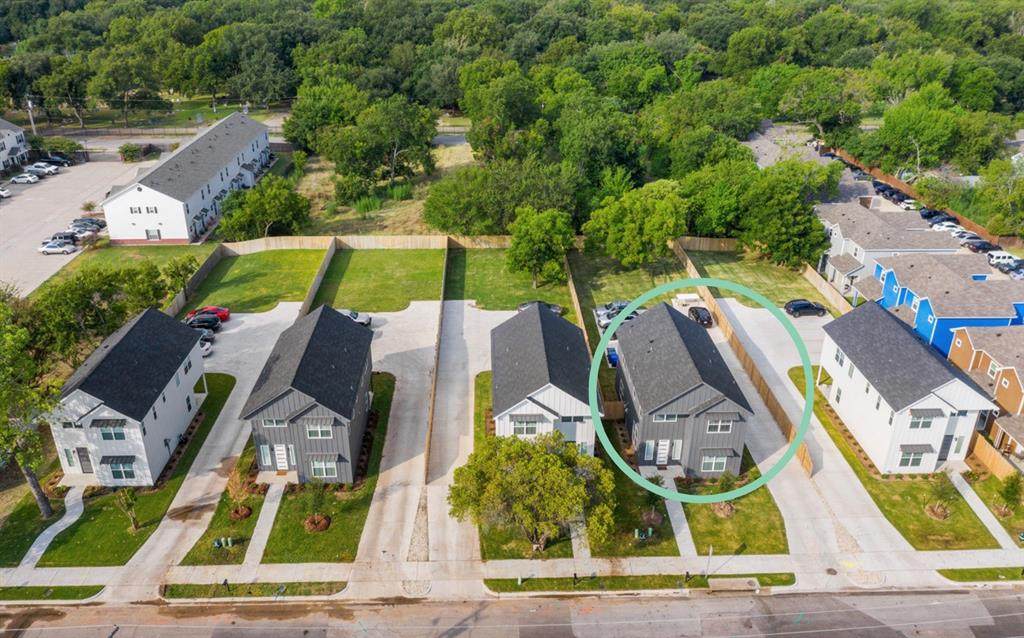 2404 4th Street - Photo 1