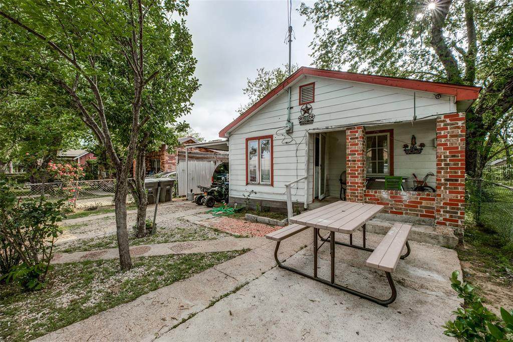 3106 Conroe Street - Photo 1
