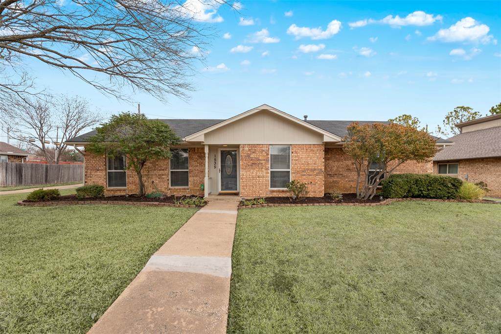 1535 Rocky Point - Photo 1