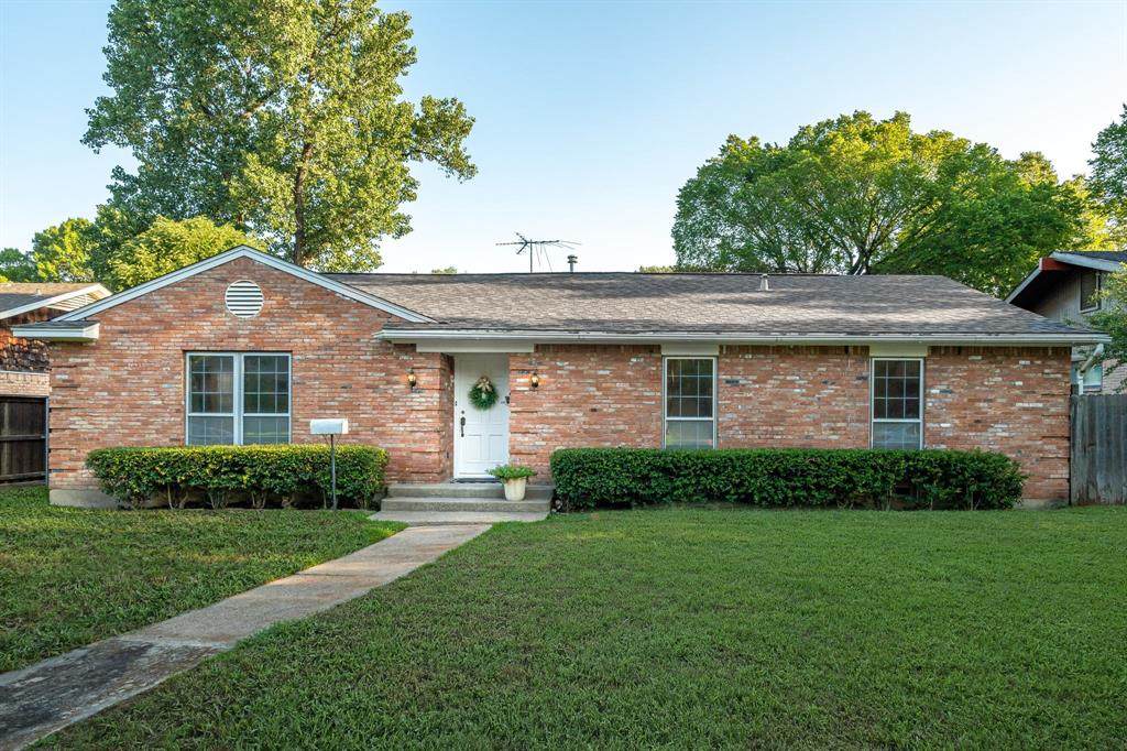 9917 Edgecliff Drive - Photo 1