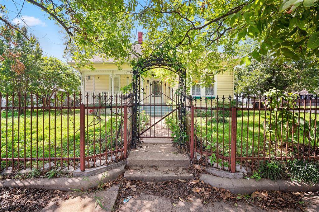 502 Anglin Street - Photo 1