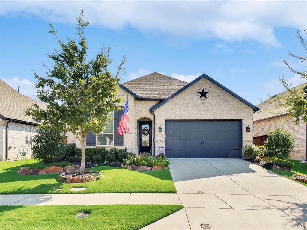 1718 Holmwood Drive - Photo 1