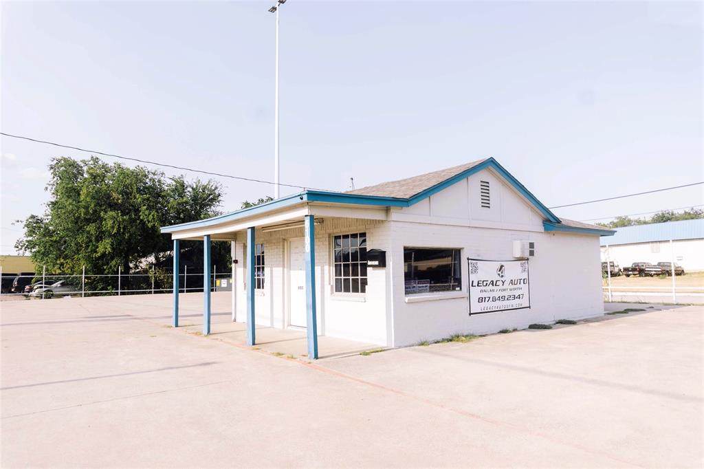 6100 Denton. Highway - Photo 1