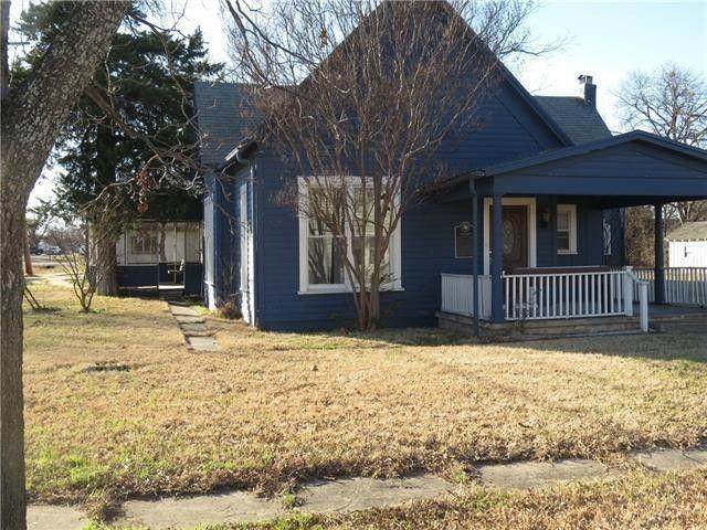 603 7th Street - Photo 1
