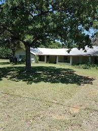 402 Highland Boulevard - Photo 1