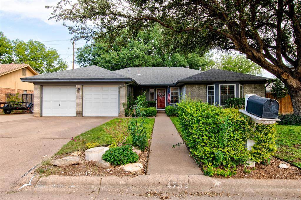 4733 Circle Nineteen - Photo 1