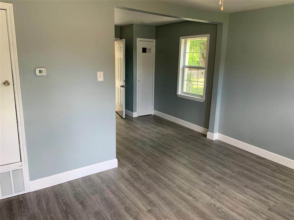 821 Daffodil Circle - Photo 1