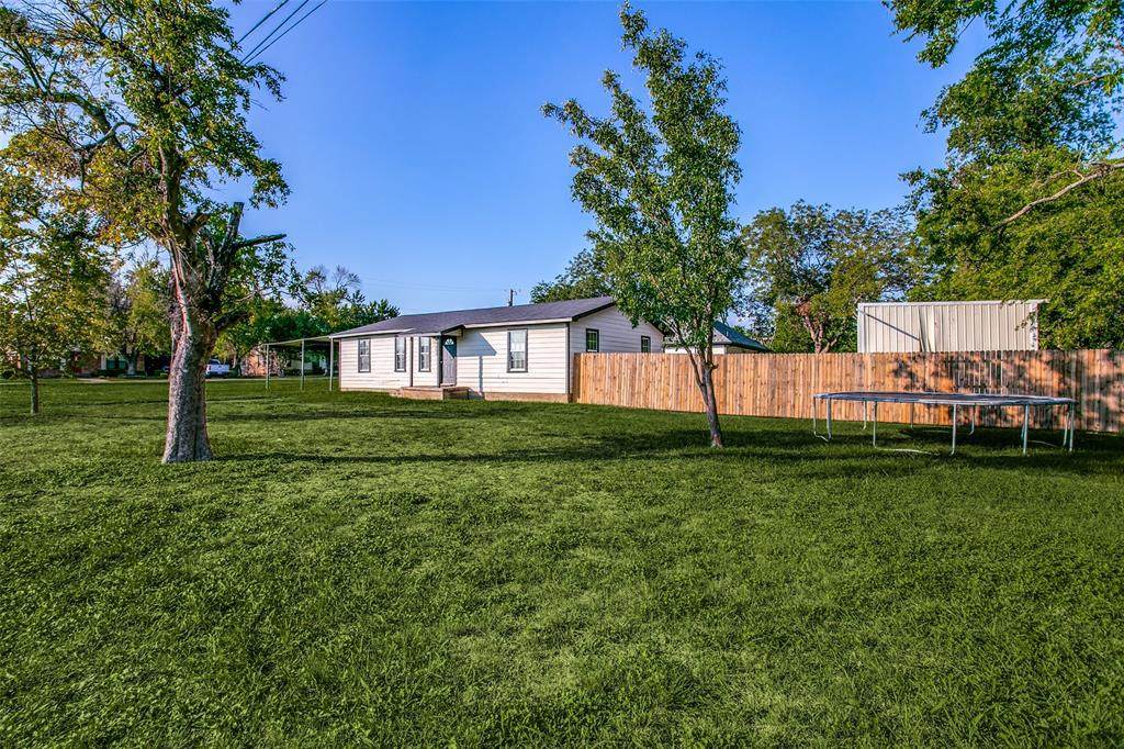 308 Railroad Avenue - Photo 1