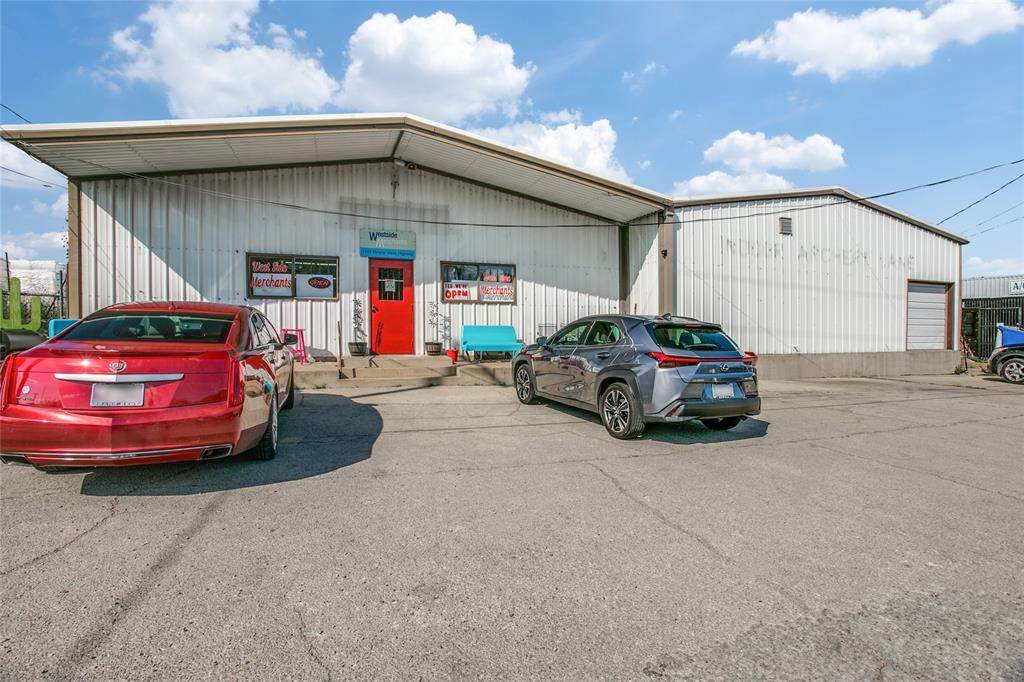 1448 Mineral Wells Highway - Photo 1