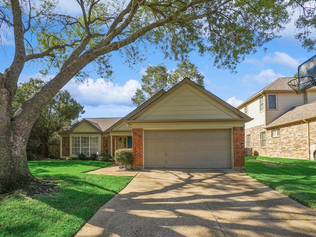 521 Chasewood Drive - Photo 1