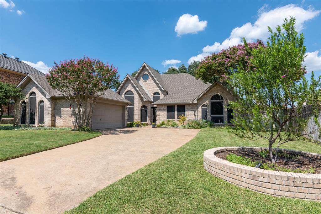 628 Ashley Drive - Photo 1