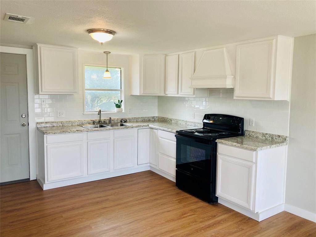 902 Grimes Road - Photo 1