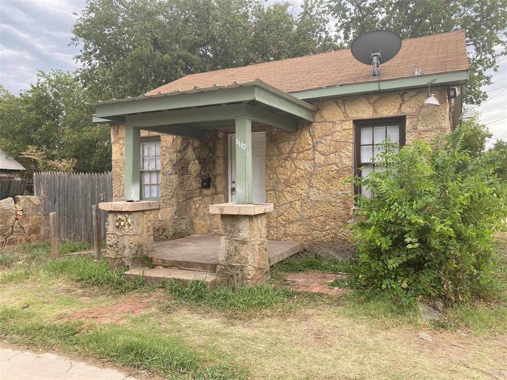1117 11th Street - Photo 1