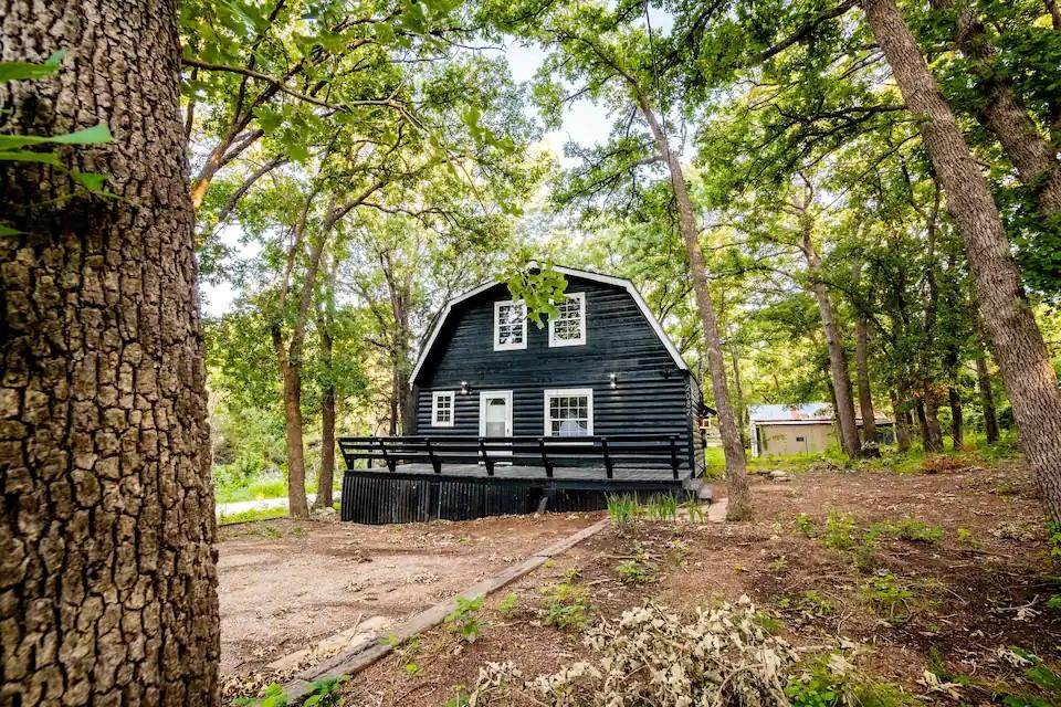2087 Hillcrest Circle - Photo 1