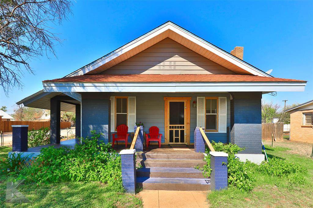 1432 Avenue K - Photo 1