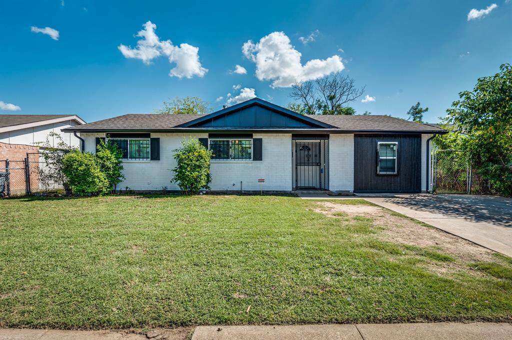 3914 Tioga Street - Photo 1