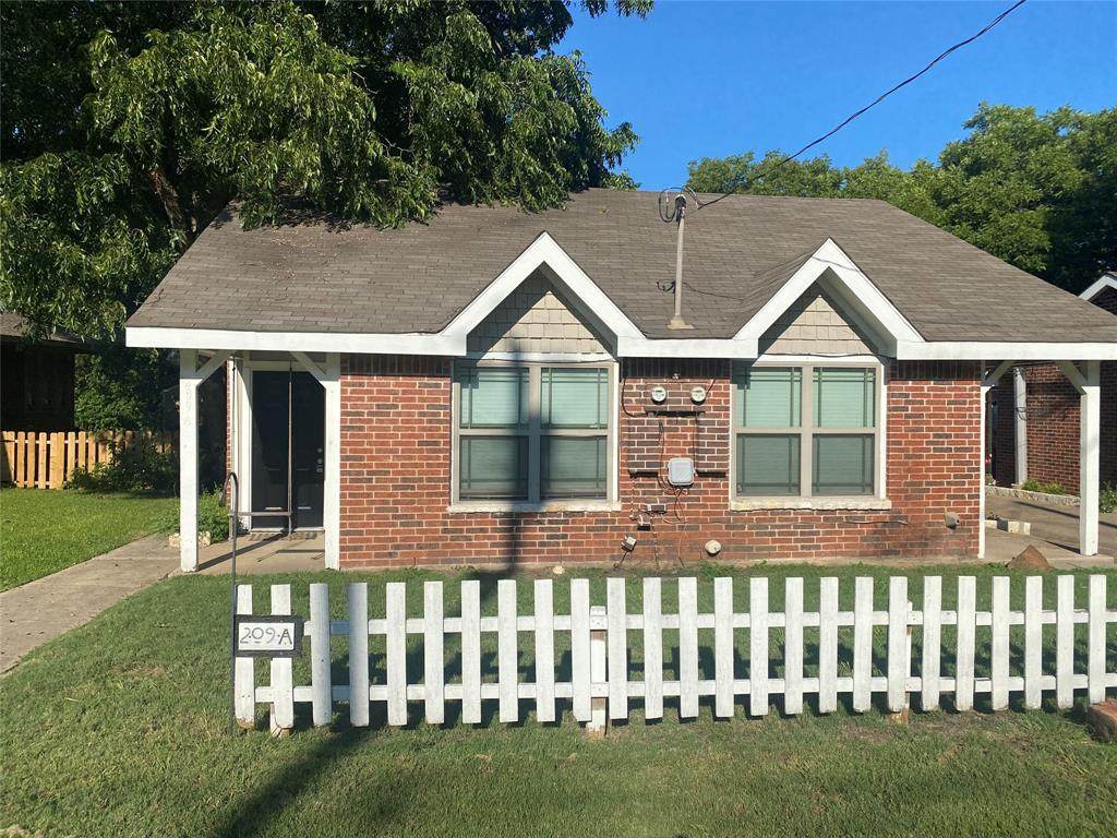 209 Bradley Street - Photo 1